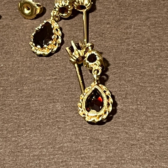 Elegant 14K Yellow Gold Garnet Stud Drop Earrings - Picture 8 of 9